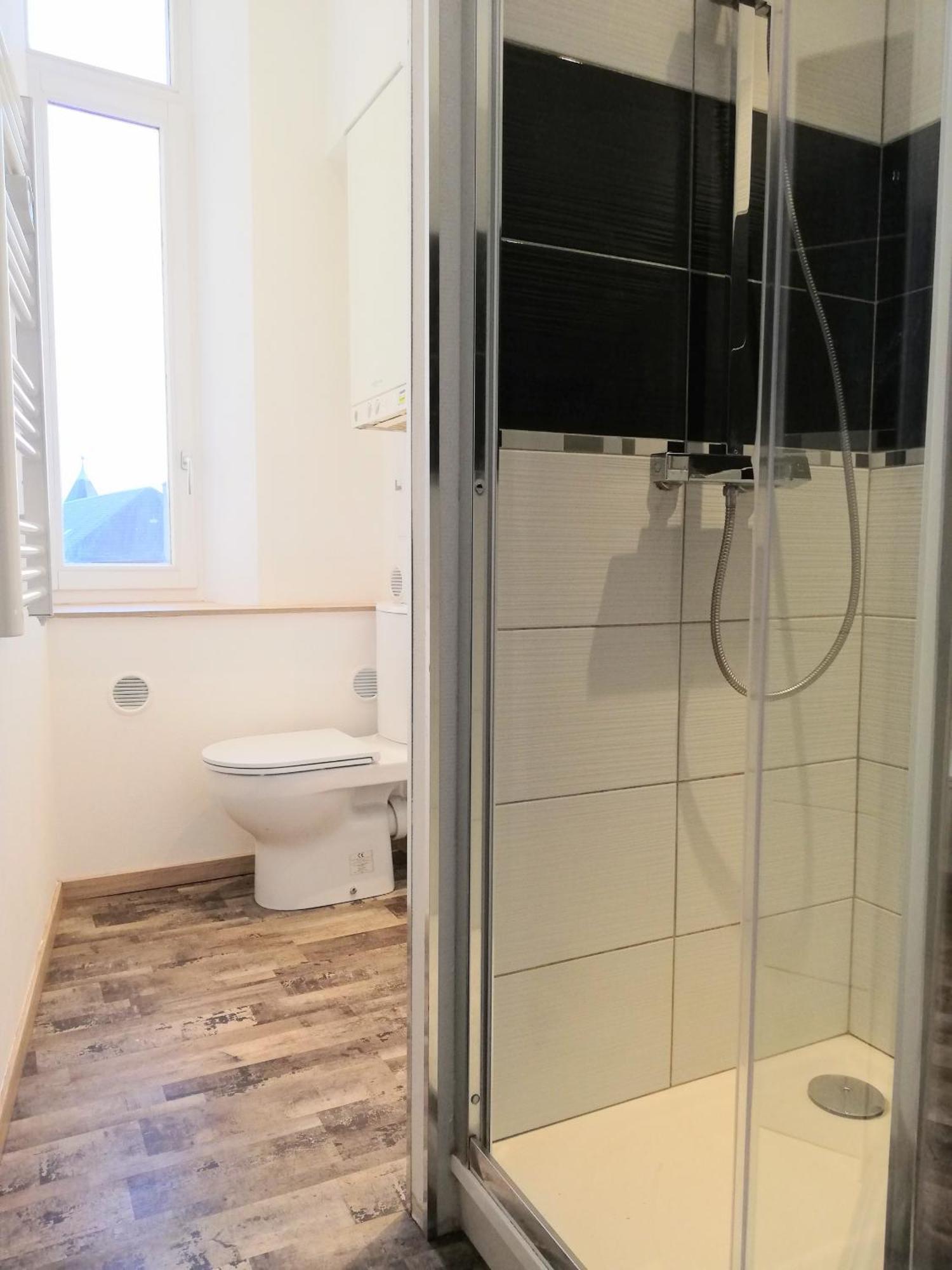 De 2 A 6 Personnes - Le Street'Art - Sarrebourg Centre - Gare A 500M - A 20 Minutes De Center Parc Et Parc Animalier Sainte-Croix - Netflix - Wifi Apartment Стая снимка